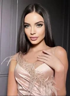 Emie Anal's avatar