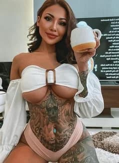 Sara AL's avatar