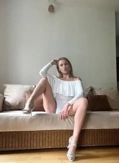 Abella Chase Q's avatar