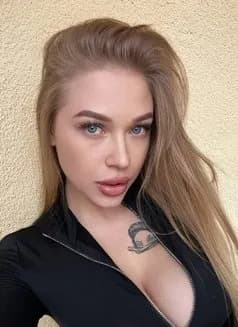 Laina's avatar