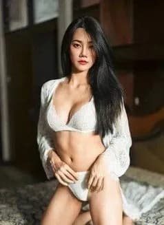 Ava Model's avatar