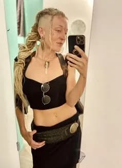 Sarani's avatar