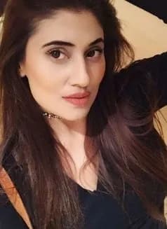 Alina Abbas's avatar