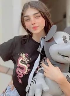 Divya's avatar