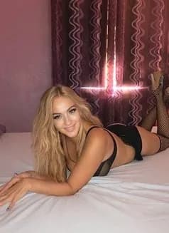 Miss Giselle's avatar