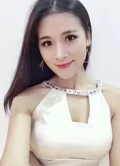 Anggeela's avatar
