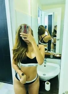 Hanna Fox's avatar