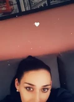 Laya's avatar