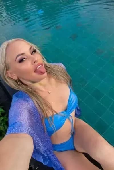 Lola Taylor's avatar