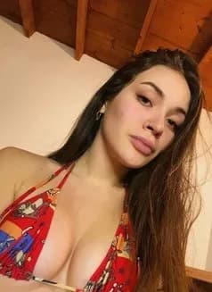 Elliye's avatar