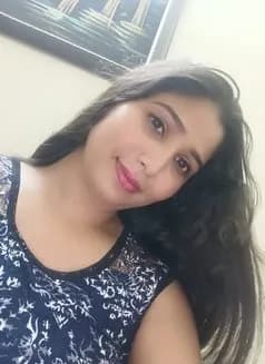 Monika Malhotra's avatar