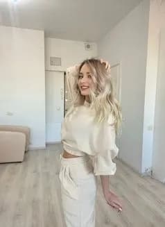Adel's avatar