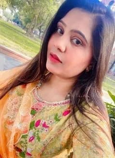 Raavi's avatar