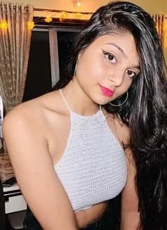 Ayushi Sharma's avatar
